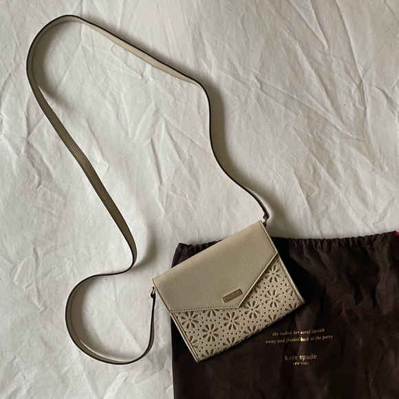 ♠️ kate spade eyelet cross body purse/clutch - Picture 1 of 7